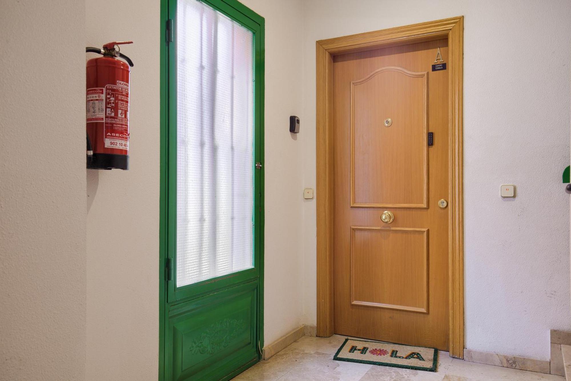 Casona 44 - Apartamento Para 2 Con Wifi, Ac Y Patio Exterior Alcala de Henares Ngoại thất bức ảnh
