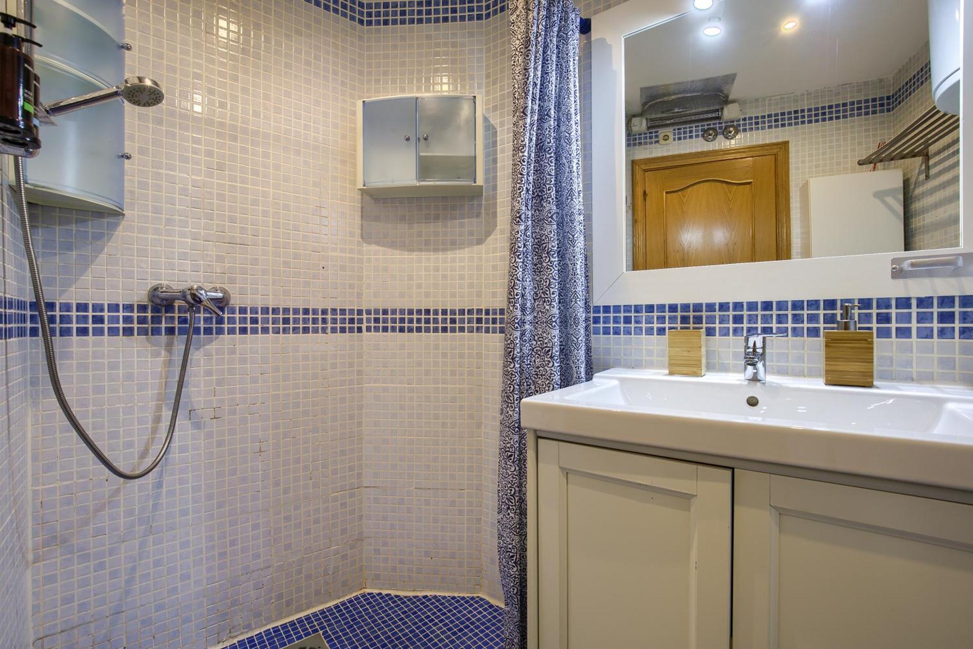 Casona 44 - Apartamento Para 2 Con Wifi, Ac Y Patio Exterior Alcala de Henares Ngoại thất bức ảnh